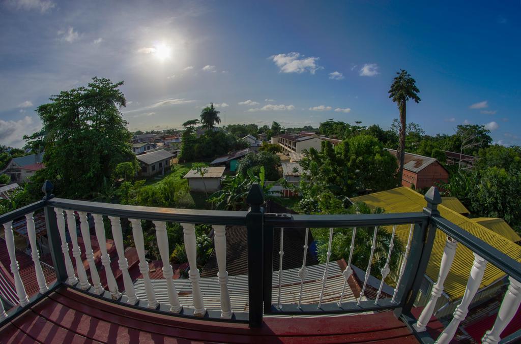 Guesthouse Un Pied-A-Terre Paramaribo Exterior photo