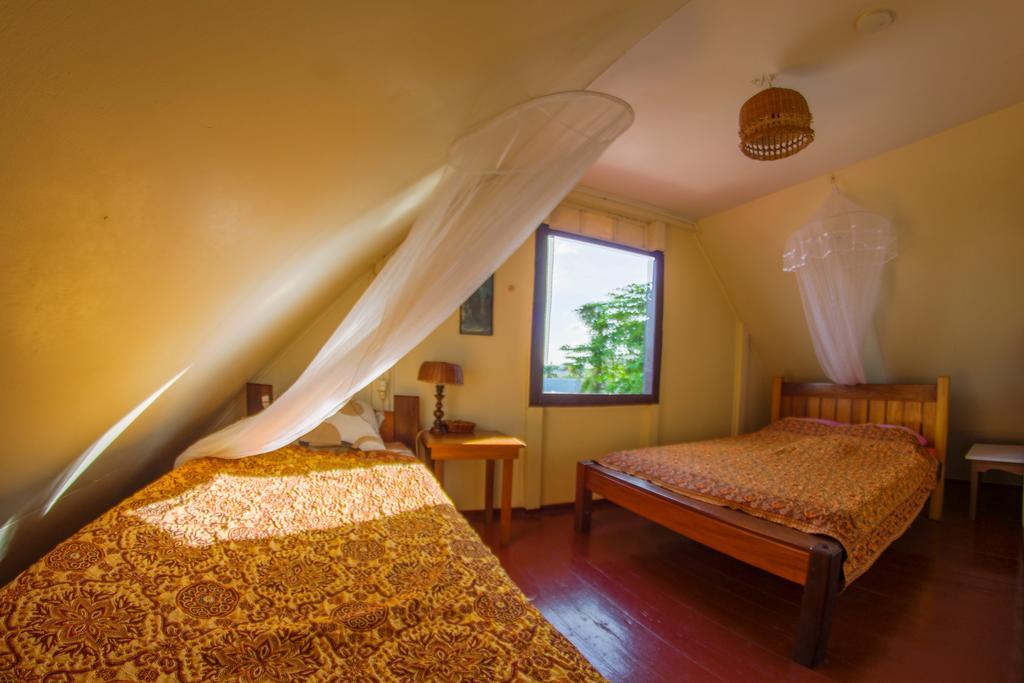 Guesthouse Un Pied-A-Terre Paramaribo Exterior photo