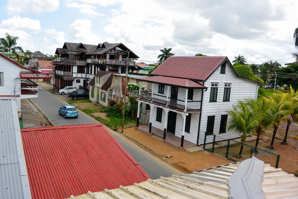 Guesthouse Un Pied-A-Terre Paramaribo Exterior photo