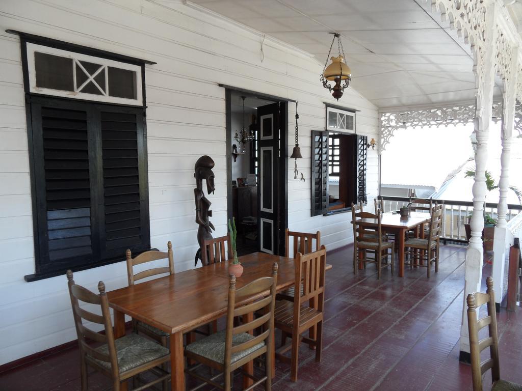 Guesthouse Un Pied-A-Terre Paramaribo Exterior photo